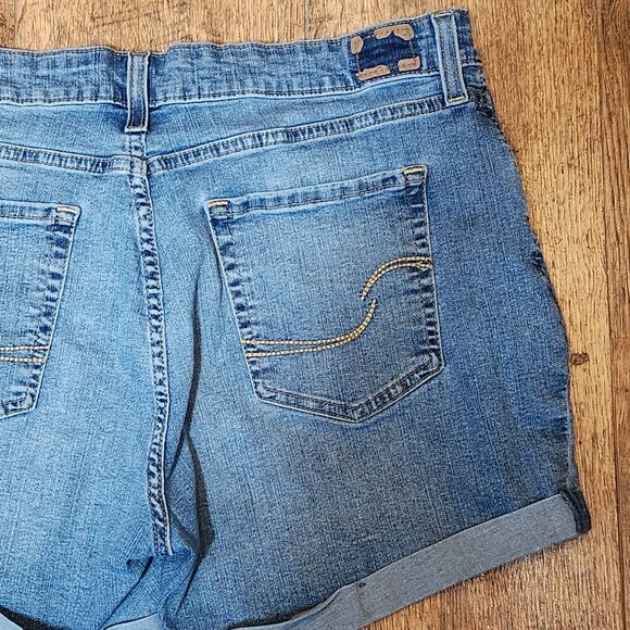 LEVI'S SIGNATURE Women's Mid-Rise Jean Shorts - Sz 14 - Picture 4 of 6